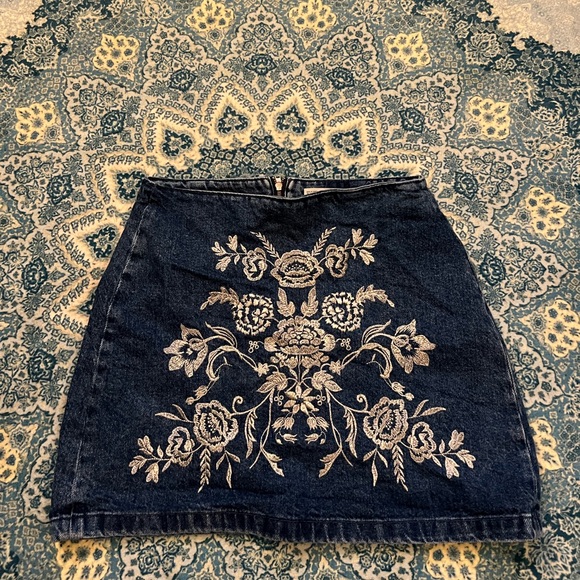 Embroidered mini skirt from top shop - Picture 1 of 2